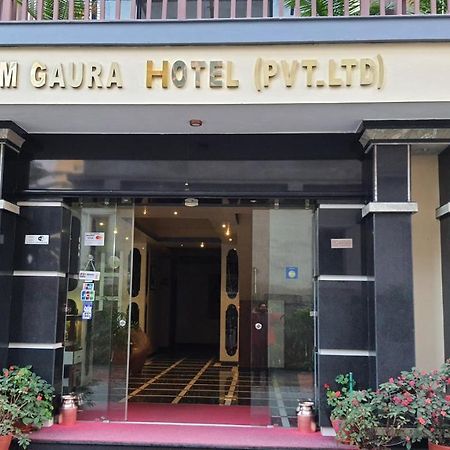 Om Gaura Hotel Pokhara Exteriör bild
