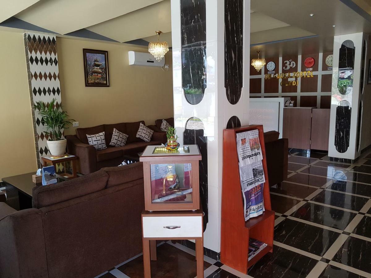 Om Gaura Hotel Pokhara Exteriör bild