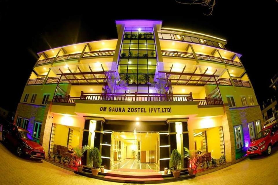 Om Gaura Hotel Pokhara Exteriör bild